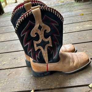 Ariat square toe cowboy boots size 7